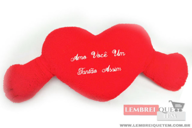 almofada do amor Coração de Pelúcia grande – com Mãos