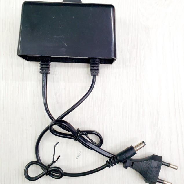 Fonte 12v 2.0A  resistente a agua Bivolt  – JY 1202000 –  PLUG P4 – speed dome