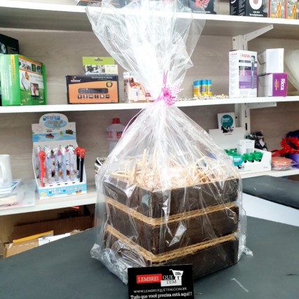 vaso com rosas de biscuit