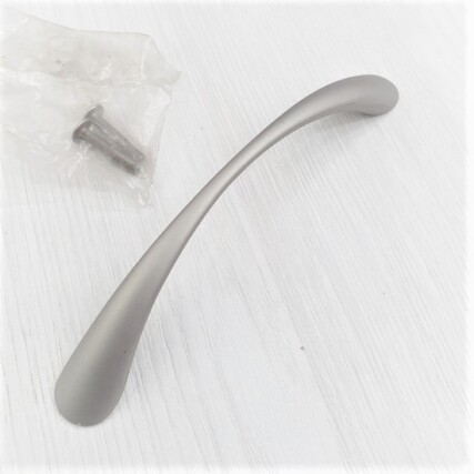 Puxador arco – metal  15 cm