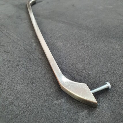Puxador metalico grande  – metal  31 cm
