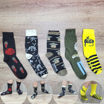 meias algodão cano longo divertidas colorida jurassic,  rick and morty, baby Yoda e Minion  Veste do 33 a 42