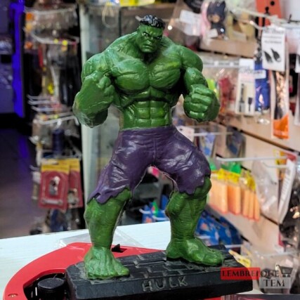 Mini Estátua do Hulk em Resina 15cm